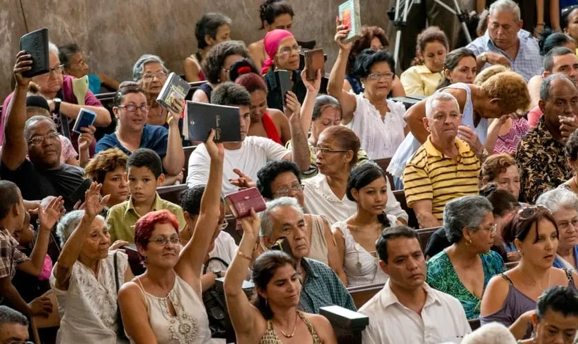 3578588837 evangelicos cuba